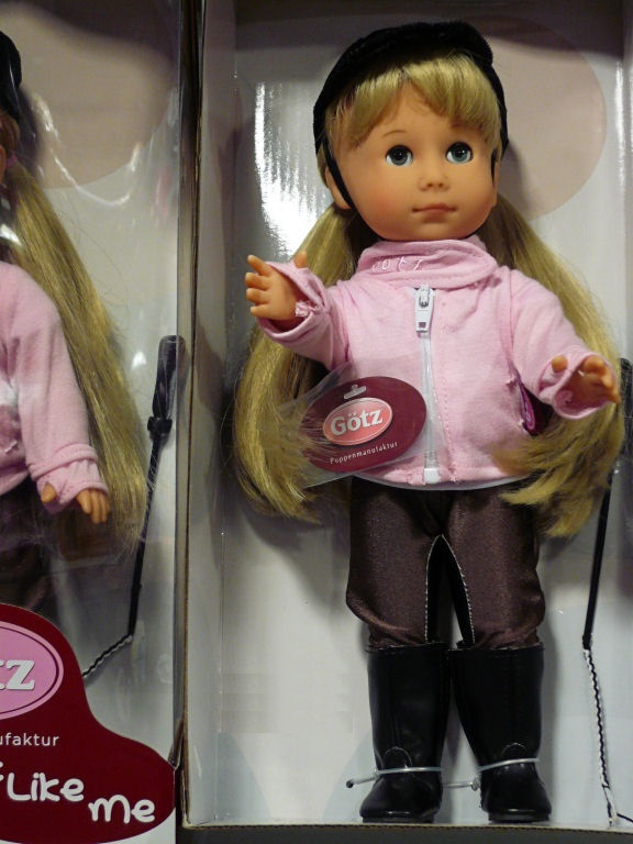 Кукла Миа в костюме наездницы  